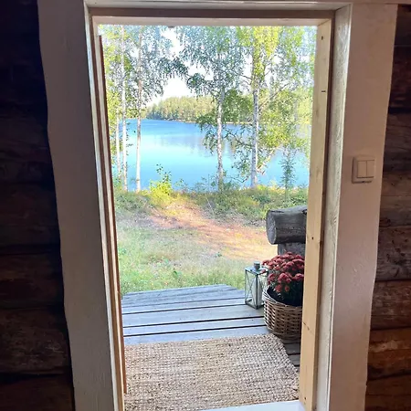 Chalet Pieni Kelosaunamoekki Jaerven Rannalla & Soutuvene *