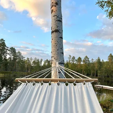 Chalet Pieni Kelosaunamoekki Jaerven Rannalla & Soutuvene Kotalahti